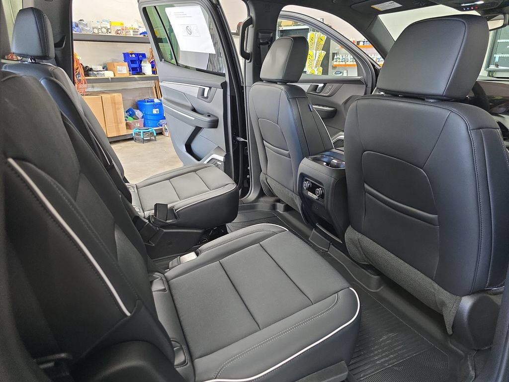 New 2026 Buick Enclave Preferred w/ LPO, Floor Liner Package AWD/4WD image 11