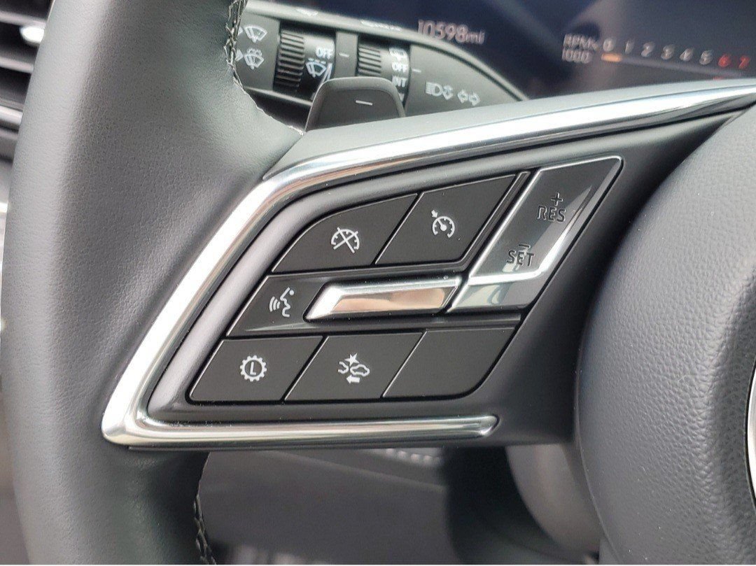 Used 2025 Buick Enclave Sport Touring w/ Power Package FWD image 24