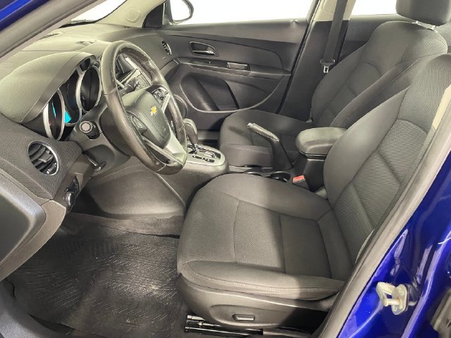 Used 2012 Chevrolet Cruze LT FWD image 2