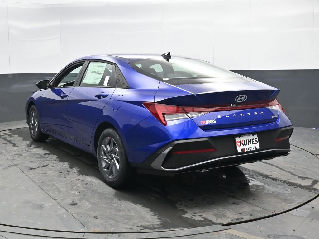 New 2026 Hyundai Elantra Blue image 10
