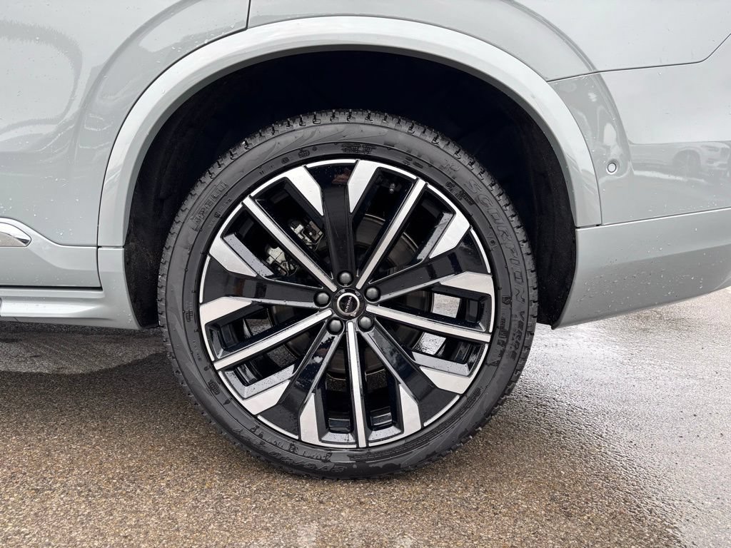 Certified 2026 Volvo XC90 B6 Plus w/ Protection Package Premier AWD/4WD image 35