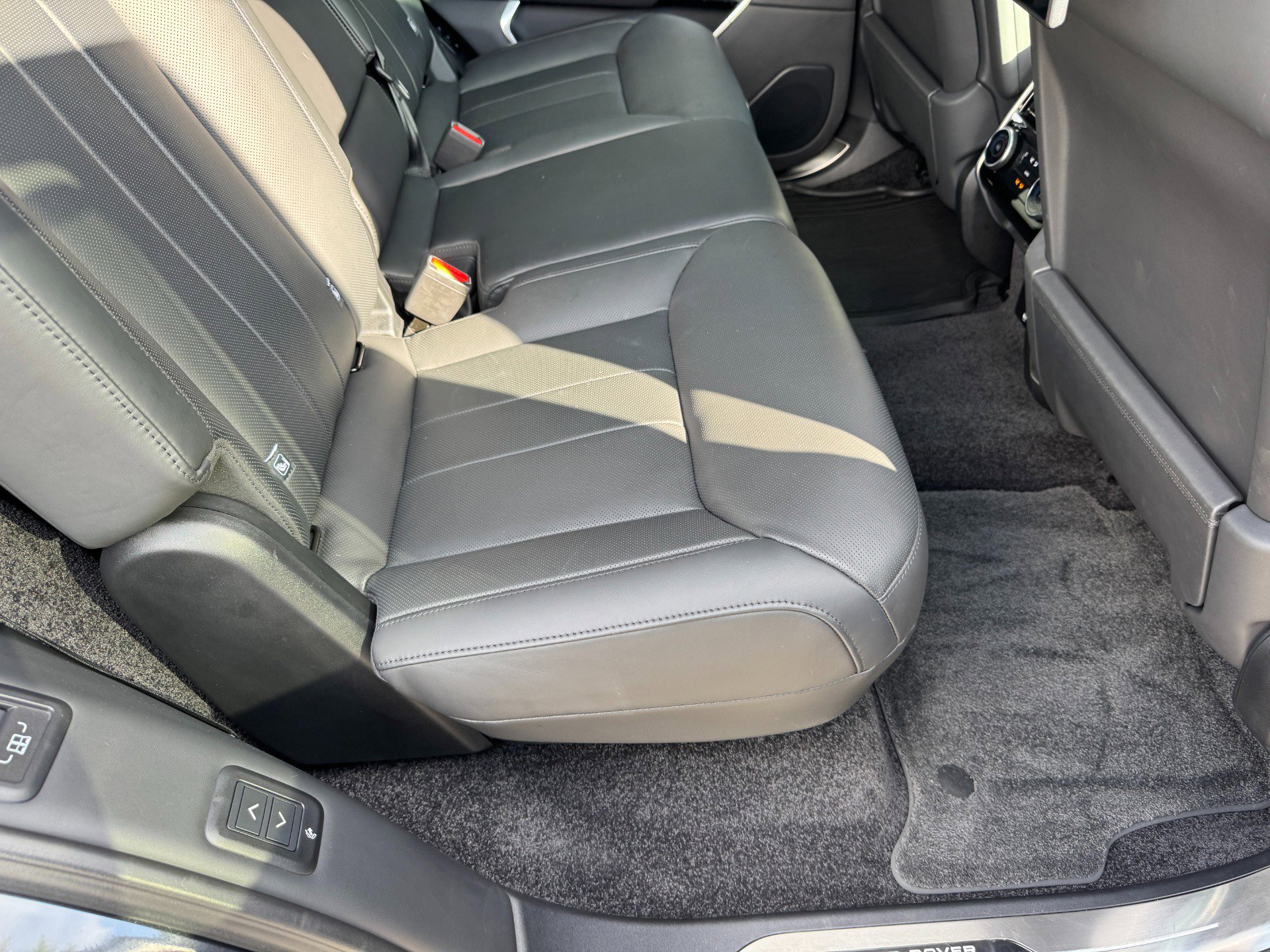 Used 2024 Land Rover Range Rover Long Wheelbase SE image 60
