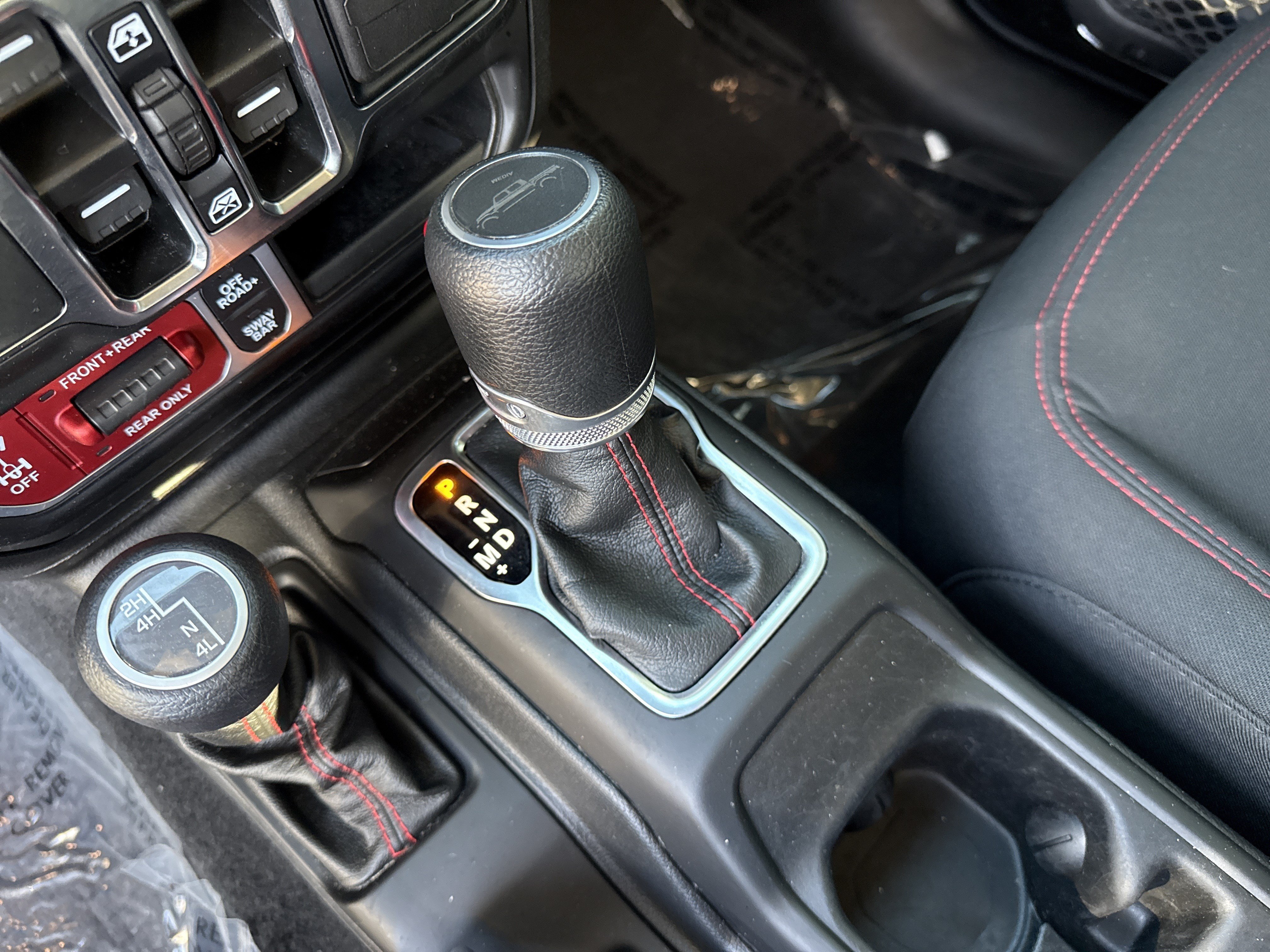 Used 2023 Jeep Gladiator Rubicon w/ Cold Weather Group AWD/4WD image 18