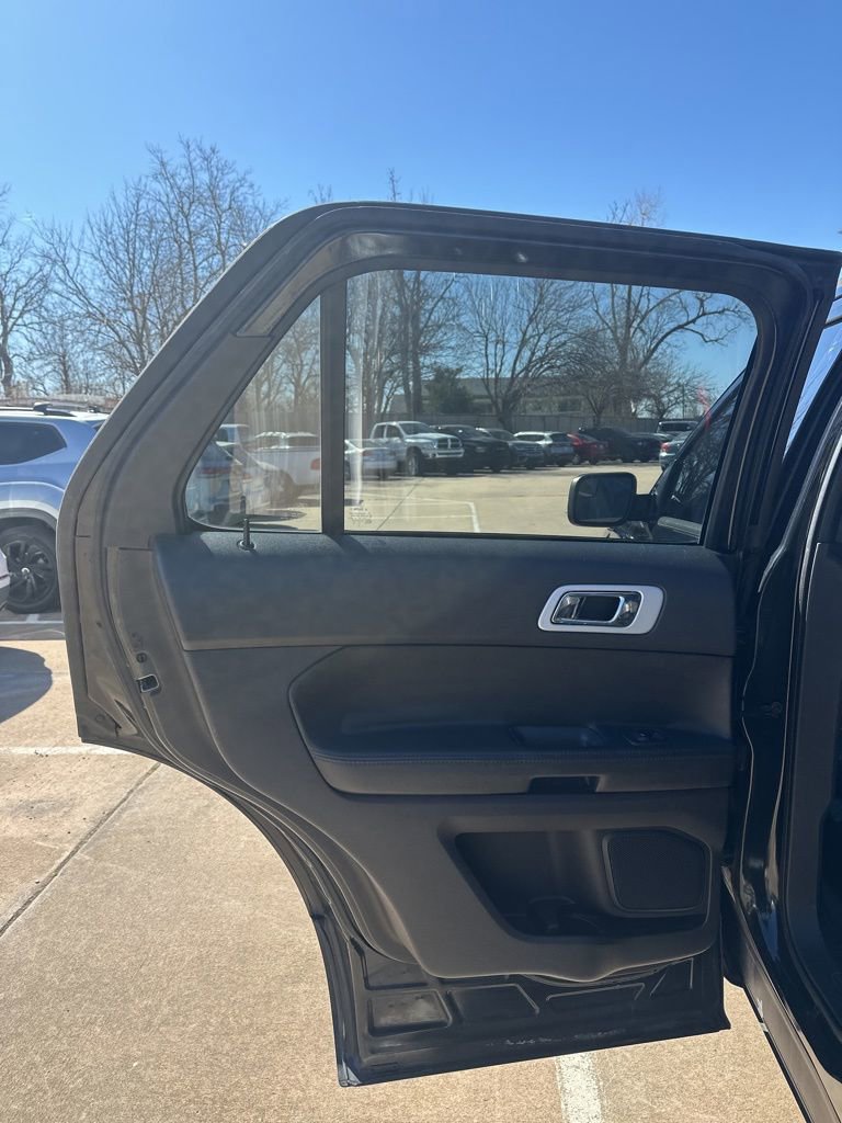 Used 2013 Ford Explorer XLT image 14