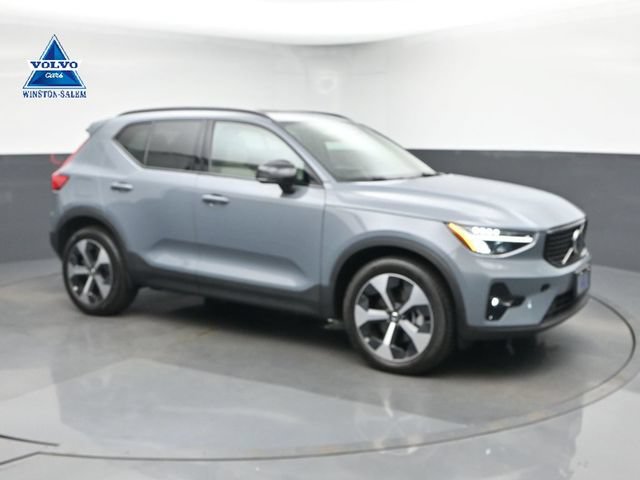 Used 2023 Volvo XC40 B5 Plus w/ Protection Package Premier AWD/4WD video 1