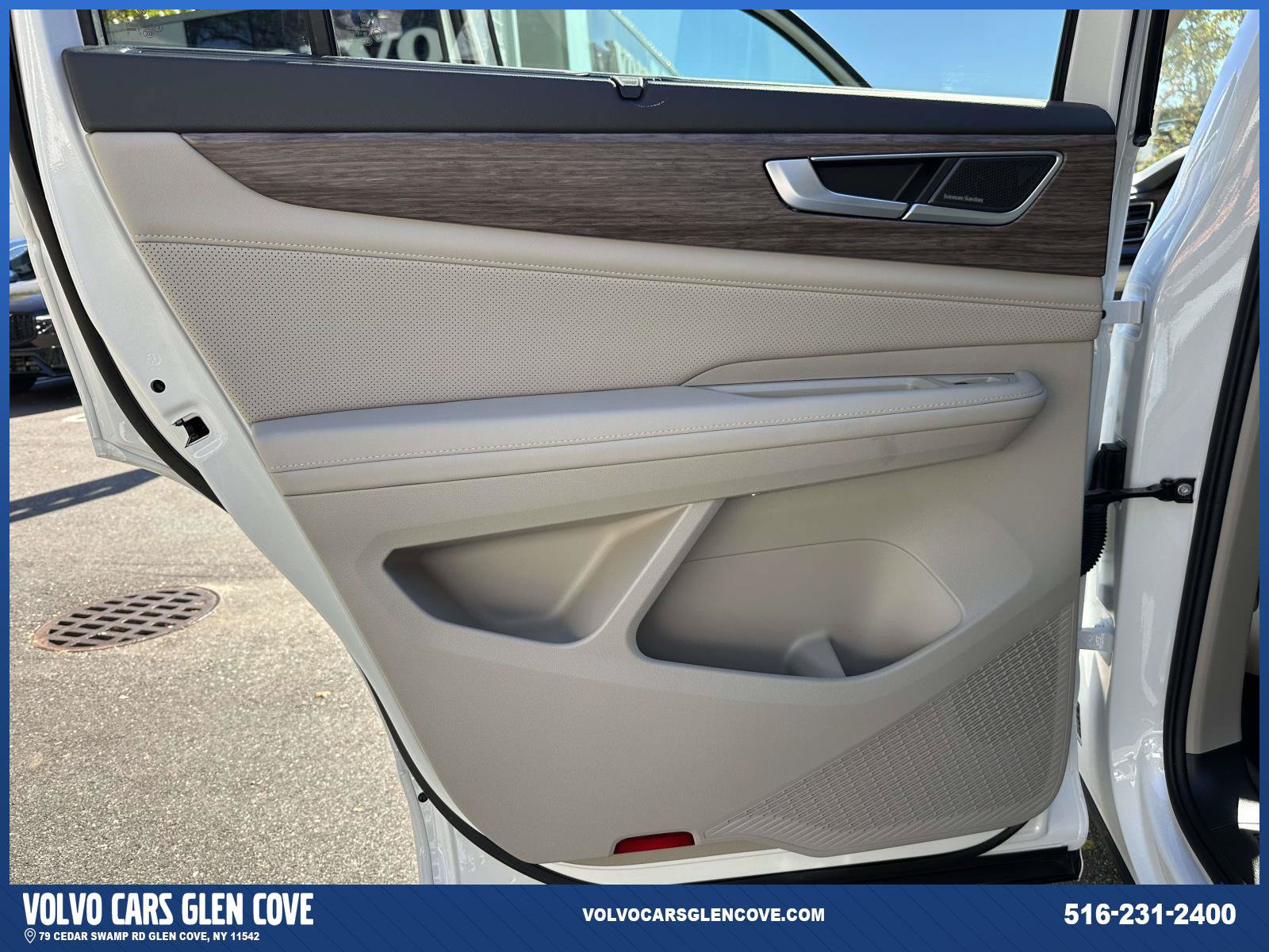 Used 2024 Volkswagen Atlas SEL Premium R-Line AWD/4WD image 18