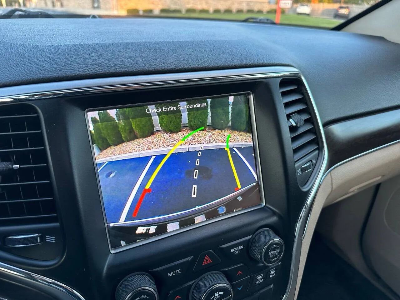 Used 2018 Jeep Grand Cherokee Limited image 20