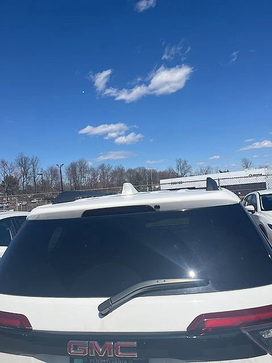 Used 2023 GMC Acadia SLE w/ Driver Convenience Package image 14