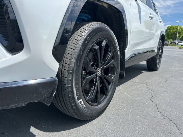 Used 2023 Toyota RAV4 SE image 14