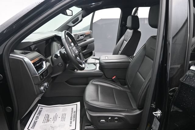 Used 2025 GMC Yukon XL Denali AWD/4WD image 16