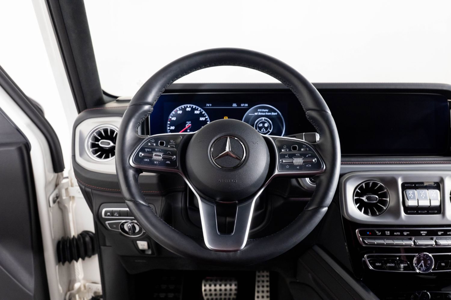 Used 2023 Mercedes-Benz G 550 image 30