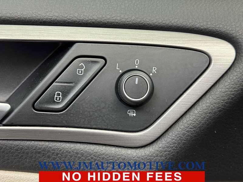 Used 2017 Volkswagen Golf S AWD/4WD image 41