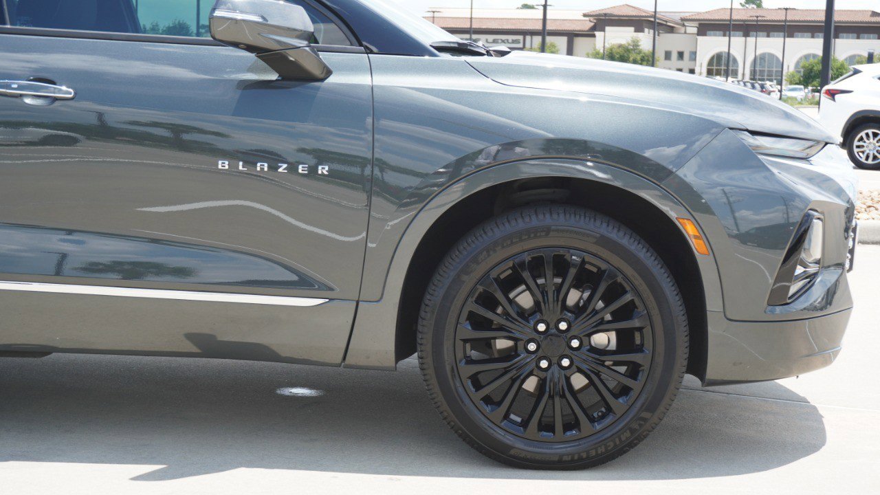 Used 2020 Chevrolet Blazer Premier w/ Driver Confidence II Package FWD image 9