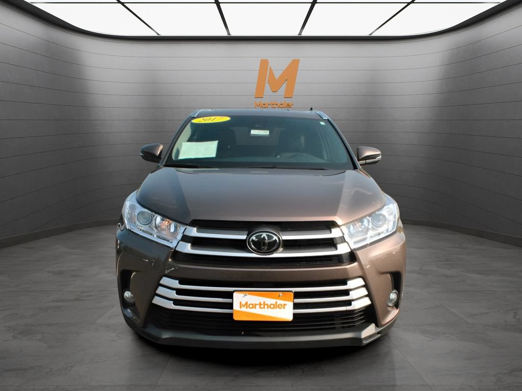 Used 2017 Toyota Highlander XLE AWD/4WD image 6