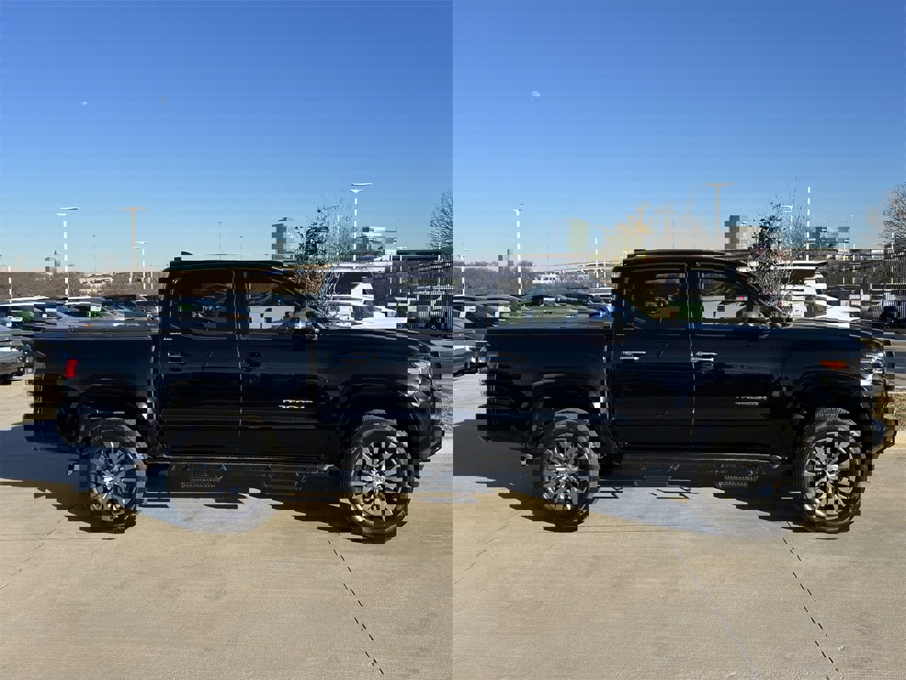 Used 2023 Toyota Tacoma Limited image 3