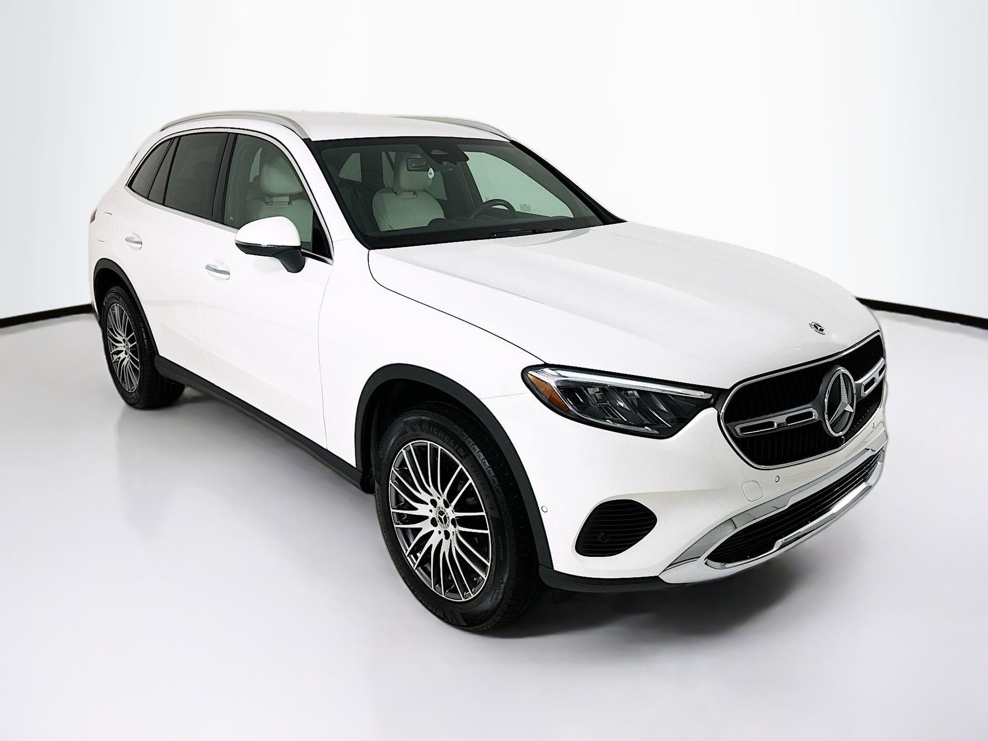 Certified 2025 Mercedes-Benz GLC 300 4MATIC image 1