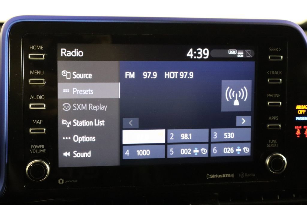 Used 2020 Toyota C-HR XLE image 28