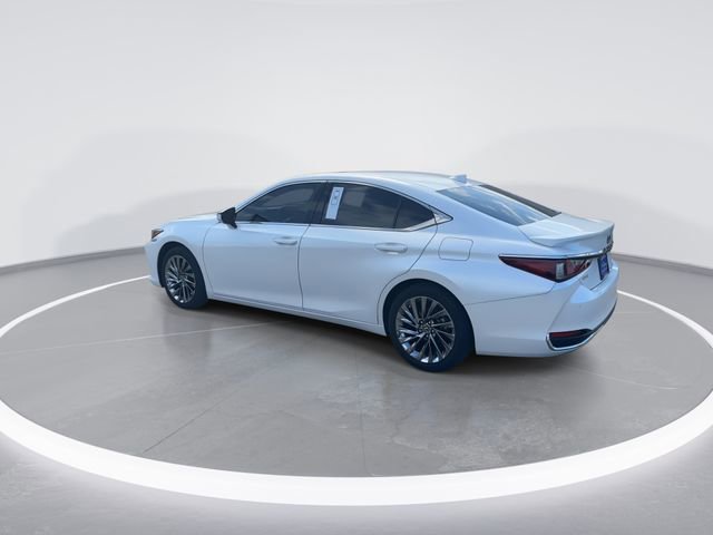 Used 2024 Lexus ES 300h Ultra Luxury w/ Accessory Package (Z2) image 5