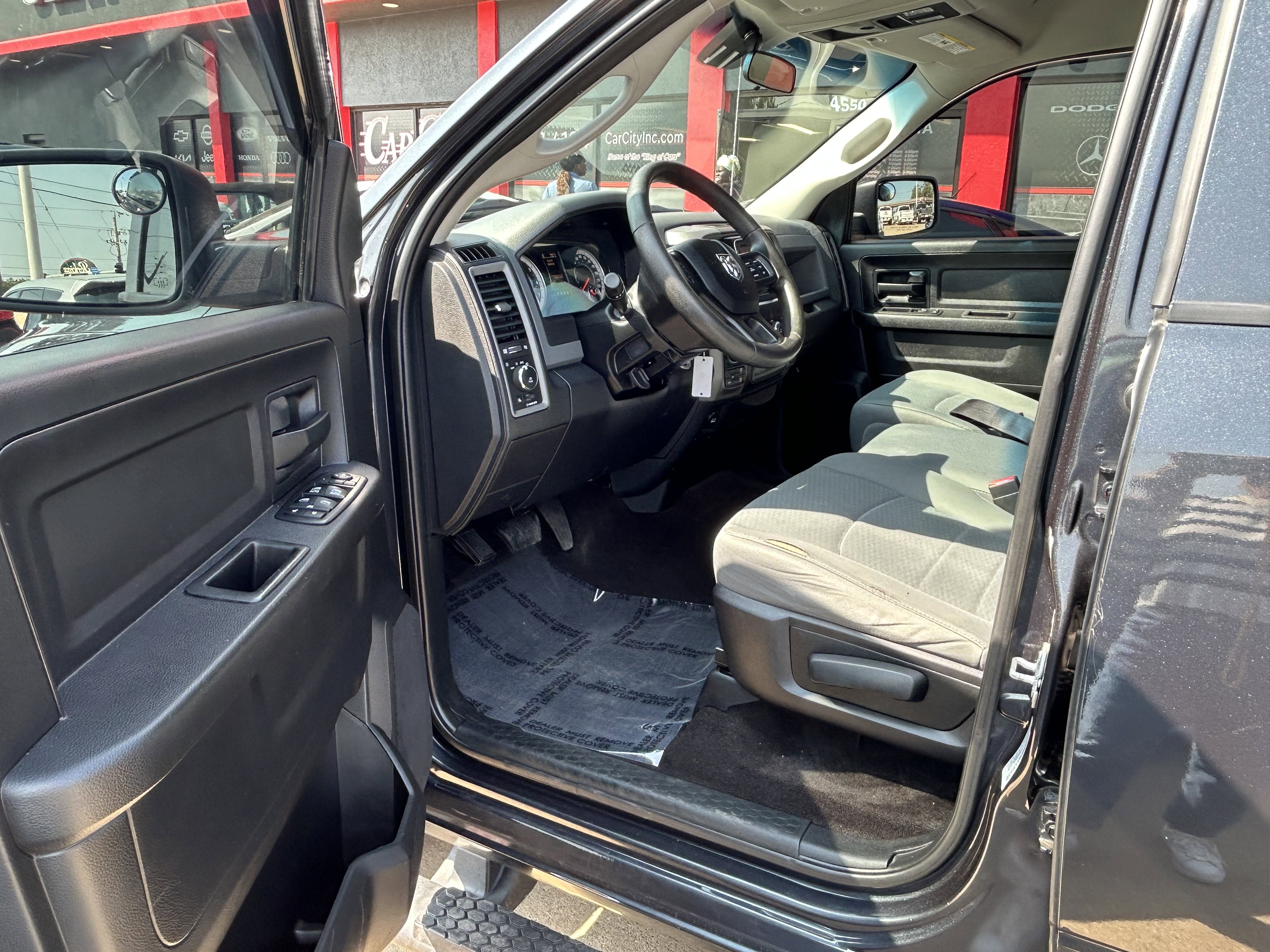 Used 2017 RAM 1500 Express image 7