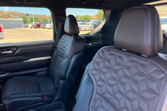 Used 2025 Nissan Armada Platinum Reserve AWD/4WD image 20