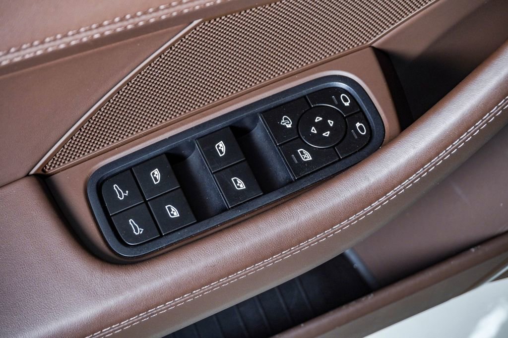 Certified 2023 Porsche Panamera 4 Platinum Edition AWD/4WD image 27