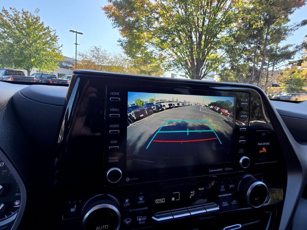 Certified 2022 Toyota Highlander XLE AWD/4WD image 30