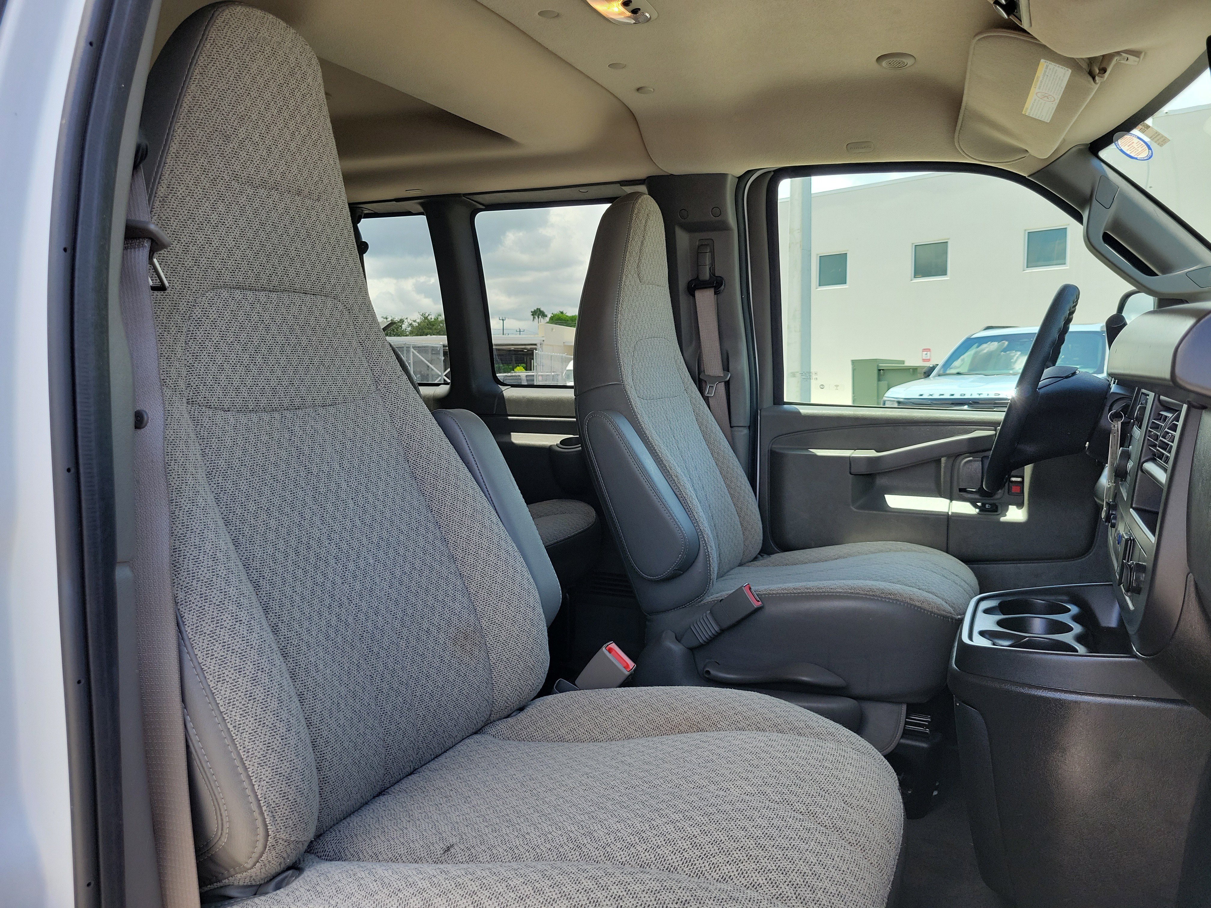 Used 2023 Chevrolet Express 3500 LT w/ LT Preferred Equipment Group RWD image 13