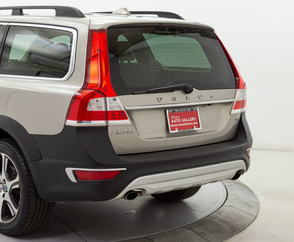 Used 2015 Volvo XC70 T6 w/ Technology Package AWD/4WD image 14