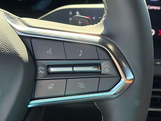 New 2027 Chevrolet Traverse Z71 w/ Enhanced Driving Package AWD/4WD image 28