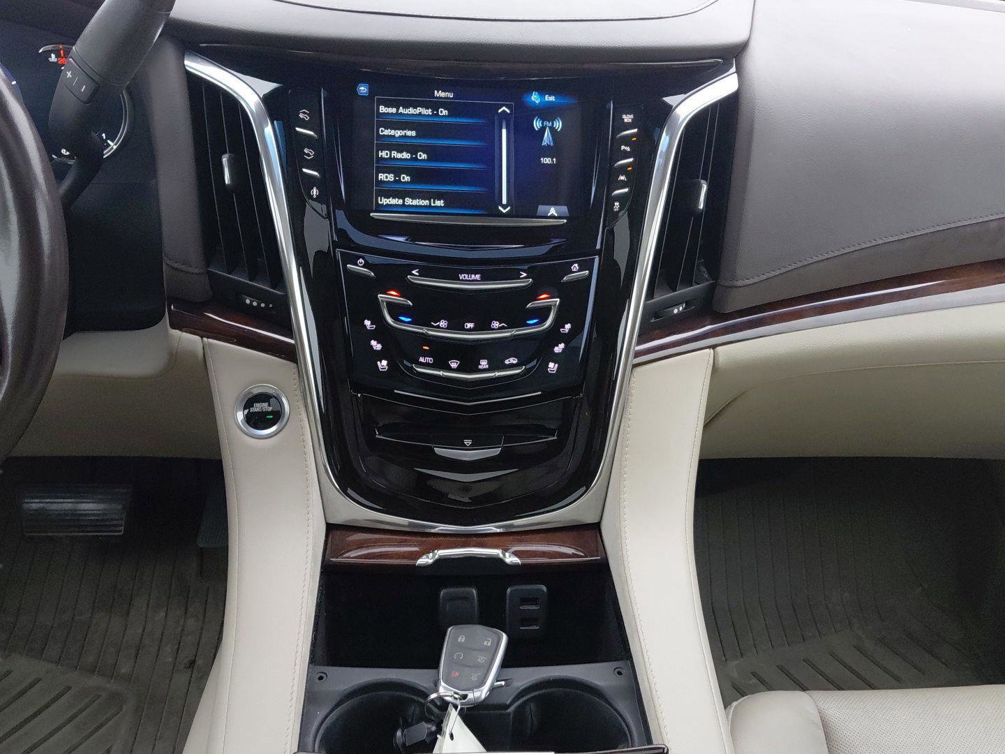 Used 2016 Cadillac Escalade Luxury AWD/4WD image 41