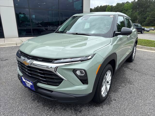 Used 2025 Chevrolet TrailBlazer LS w/ LS Confidence Package FWD image 1