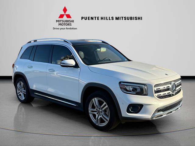Used 2022 Mercedes-Benz GLB 250 w/ Premium Package Lite image 3
