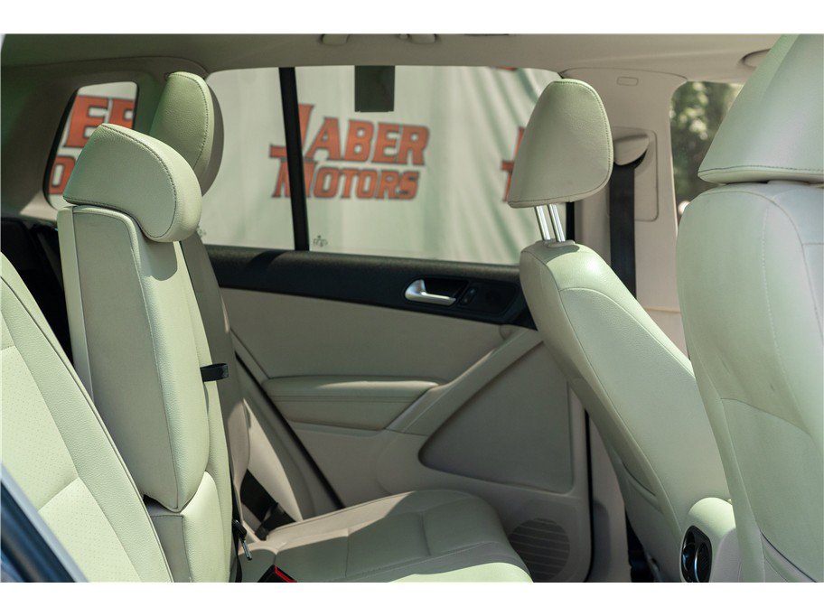 Used 2013 Volkswagen Tiguan S FWD image 40