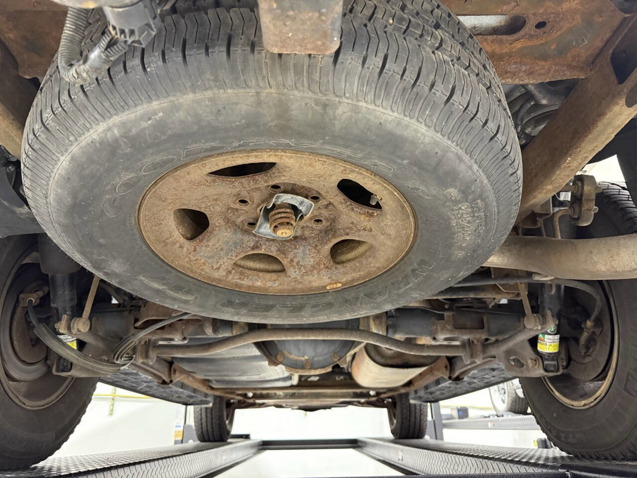 Used 2004 Cadillac Escalade AWD image 32