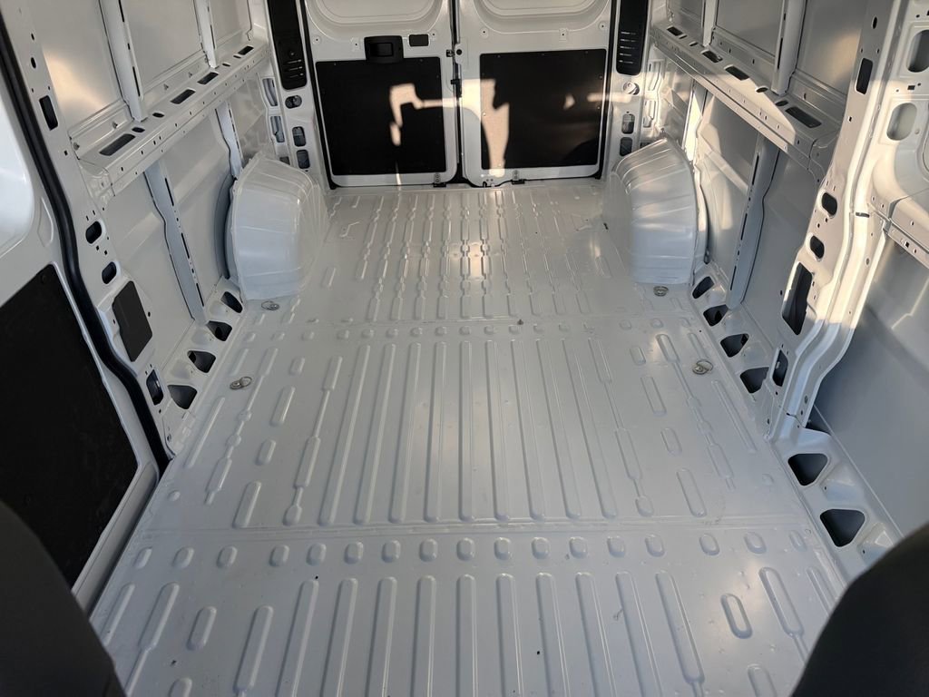 New 2026 RAM ProMaster 2500 w/ Quick Order Package 22G SLT image 13