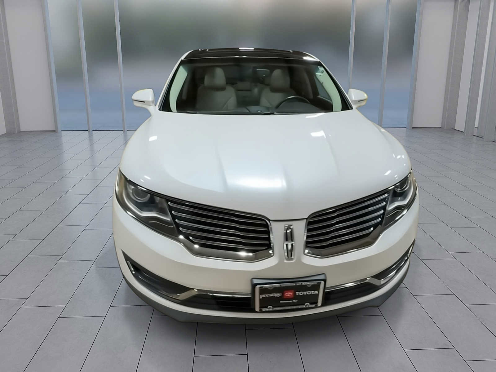 Used 2016 Lincoln MKX Reserve w/ Cargo Accessories Package image 3