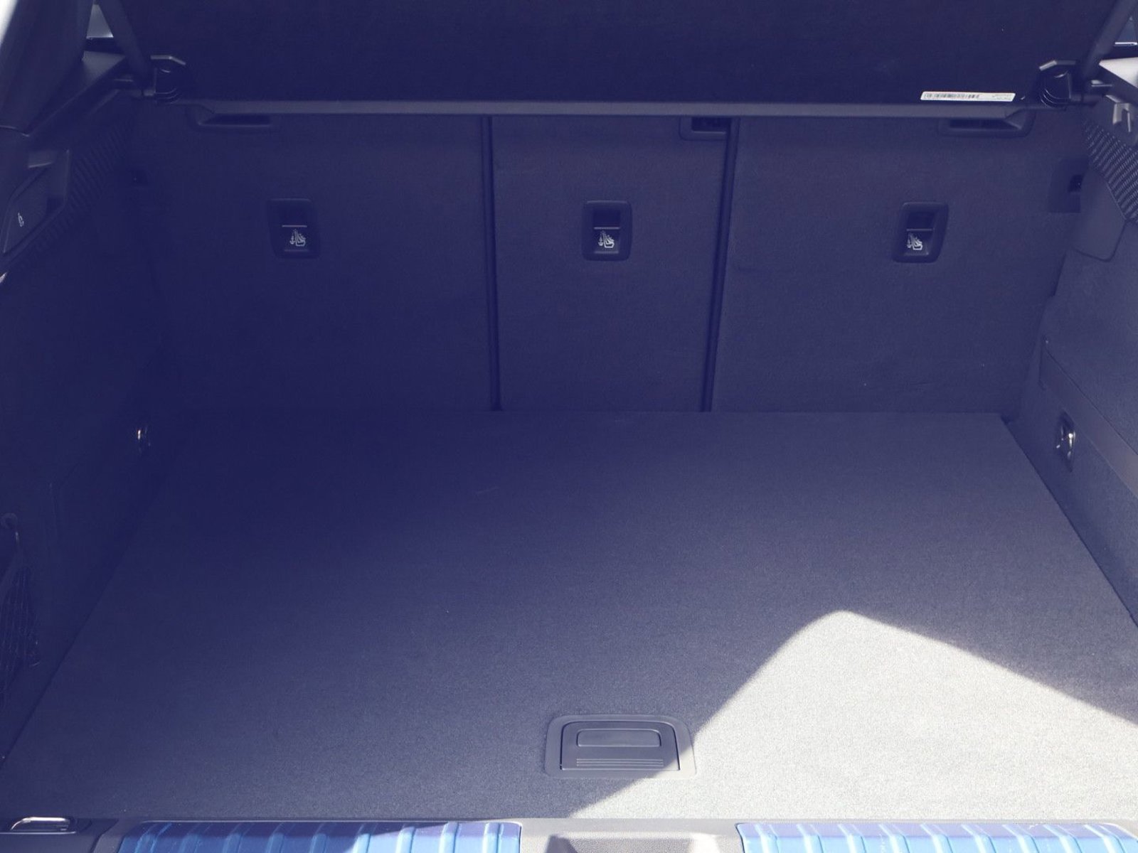 New 2026 Porsche Macan Electric image 22