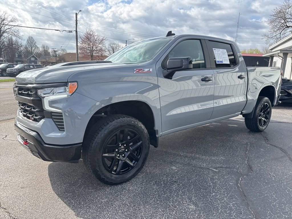 Used 2024 Chevrolet Silverado 1500 LT Trail Boss w/ Convenience Package II AWD/4WD image 3