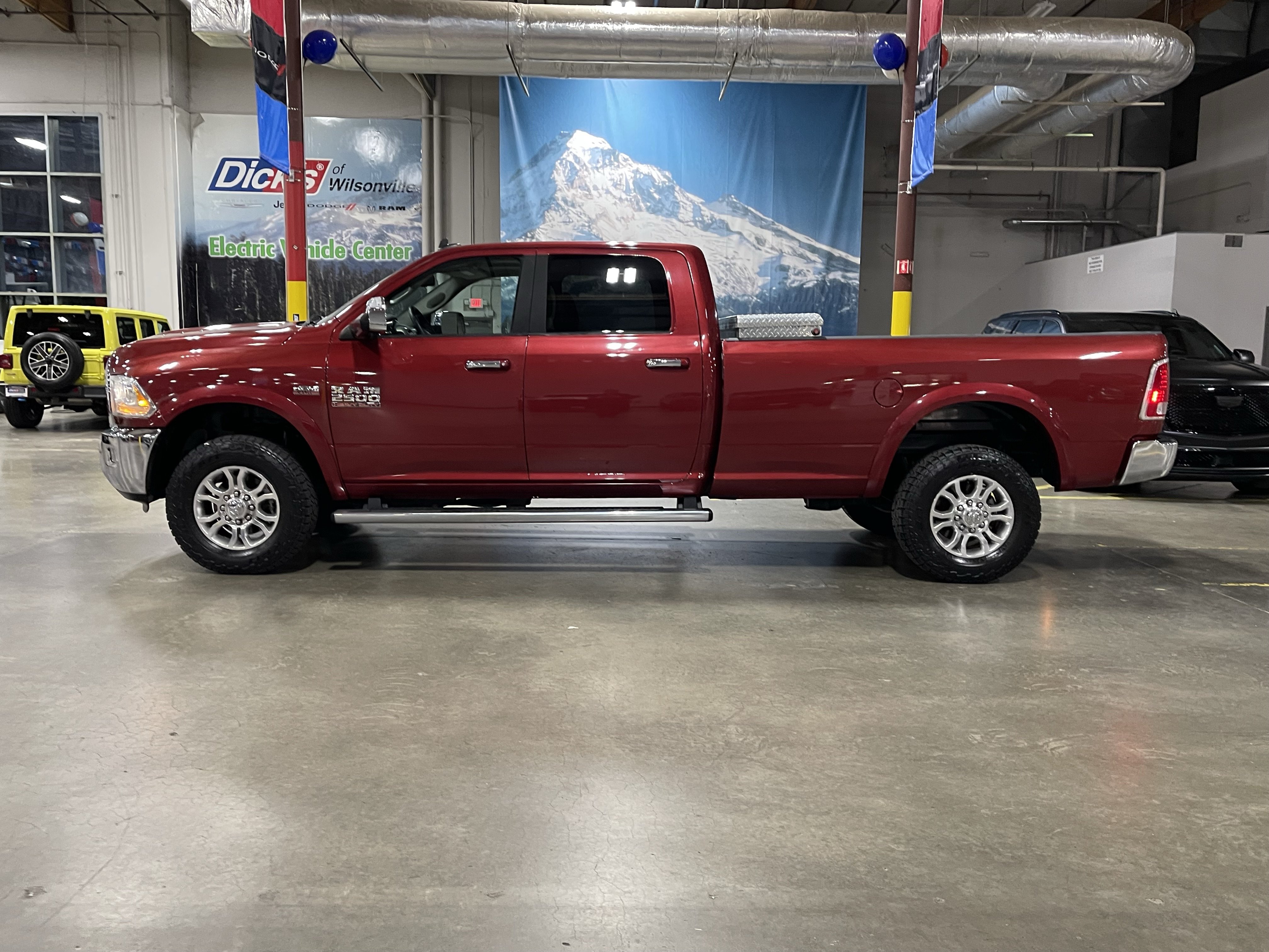 Used 2014 RAM 2500 Laramie AWD/4WD image 2
