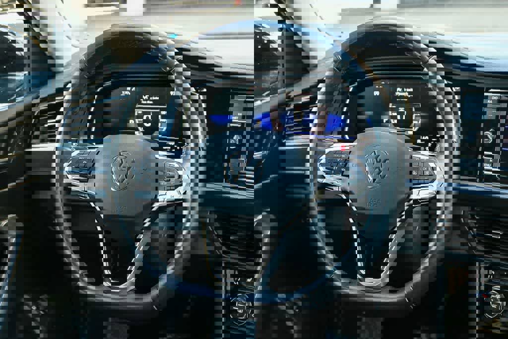 Used 2024 Volkswagen Jetta SE image 16