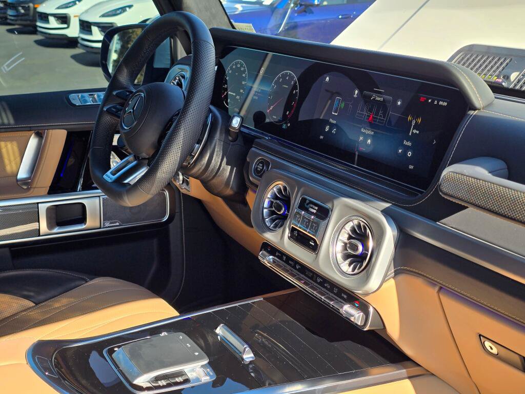 Used 2025 Mercedes-Benz G 63 AMG 4MATIC image 25