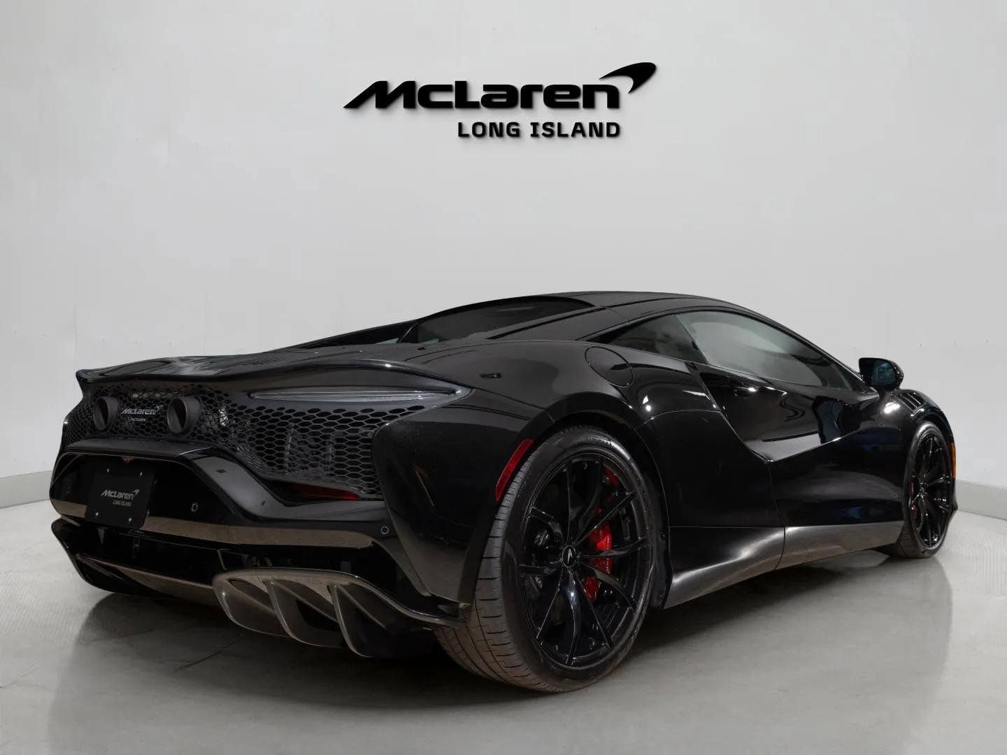 Used 2023 McLaren Artura image 5