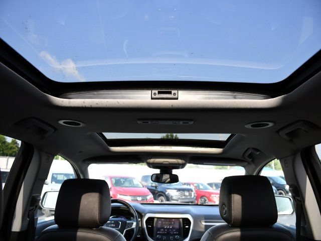 Used 2023 GMC Acadia SLT w/ Technology Package FWD image 33