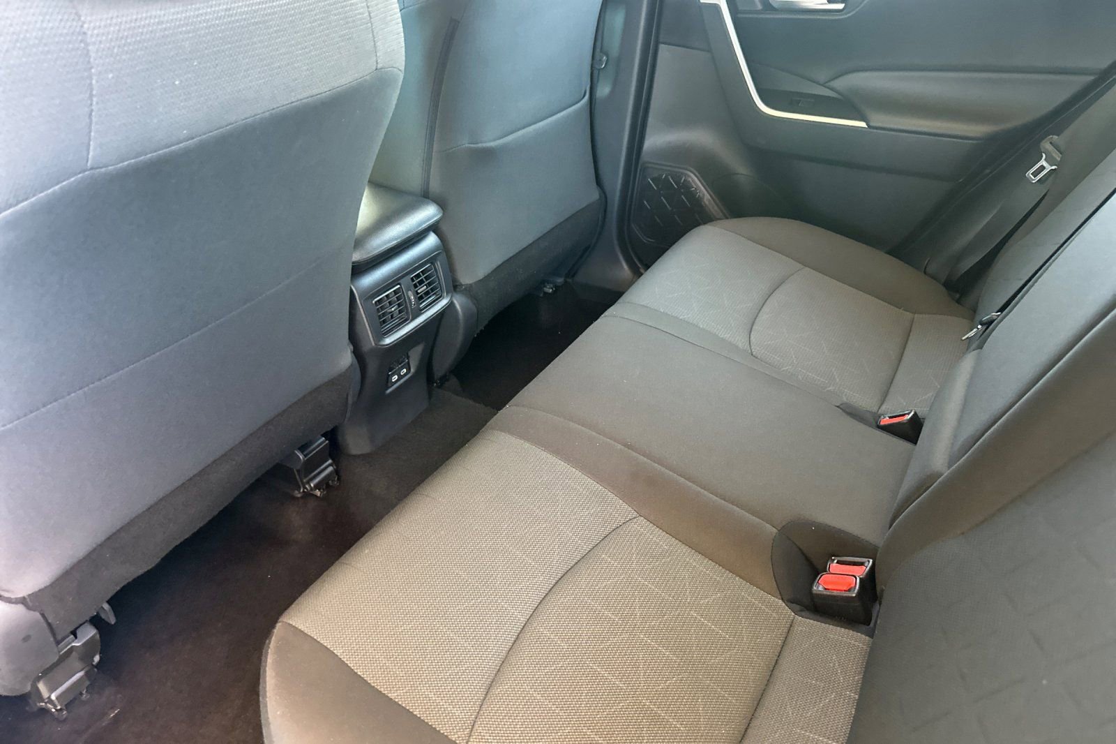 Certified 2025 Toyota RAV4 XLE FWD image 15