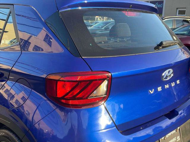 Used 2024 Hyundai Venue SEL FWD image 10