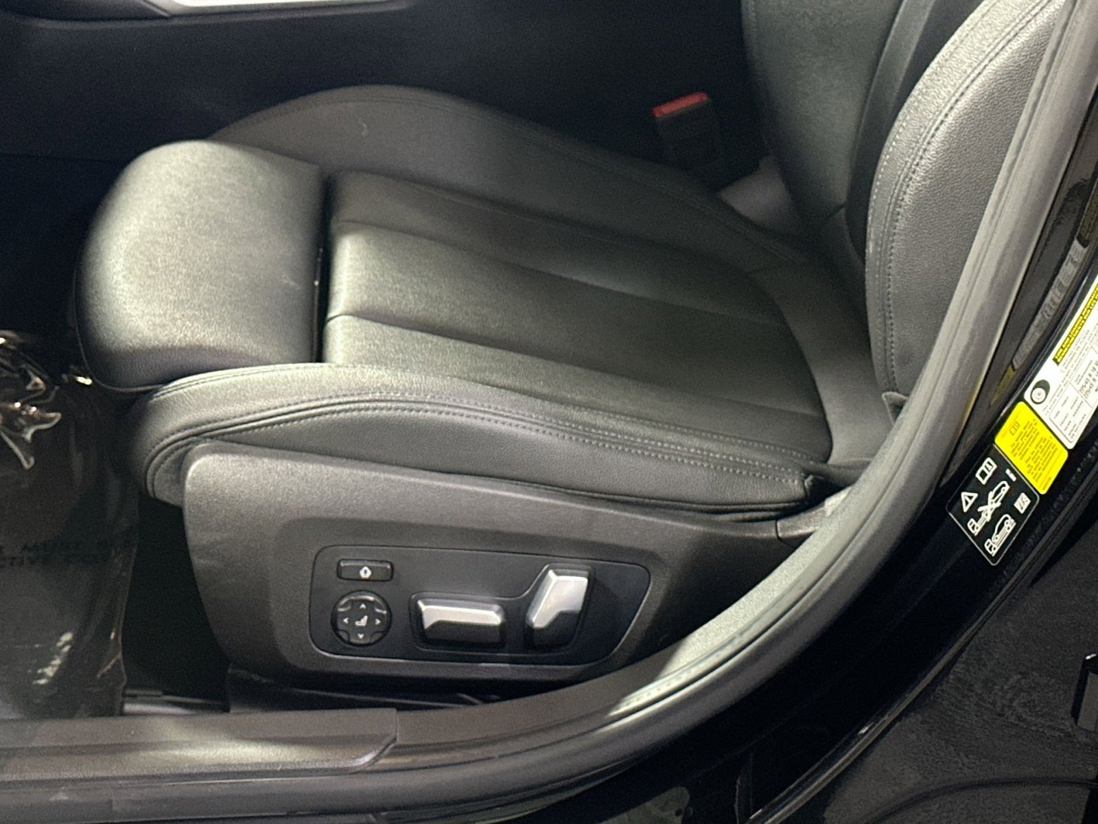 Used 2020 BMW 330i xDrive Sedan w/ Convenience Package image 14