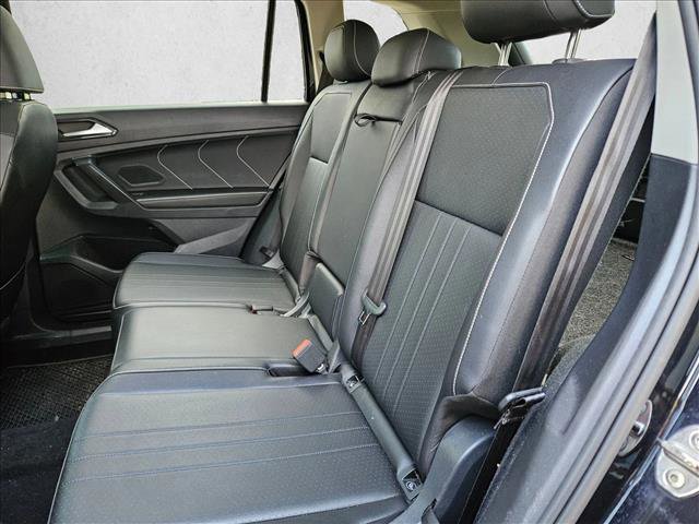 Used 2022 Volkswagen Tiguan SE AWD/4WD image 16