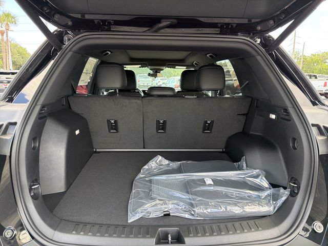 New 2026 Chevrolet Equinox ACTIV w/ Convenience Package III FWD image 9