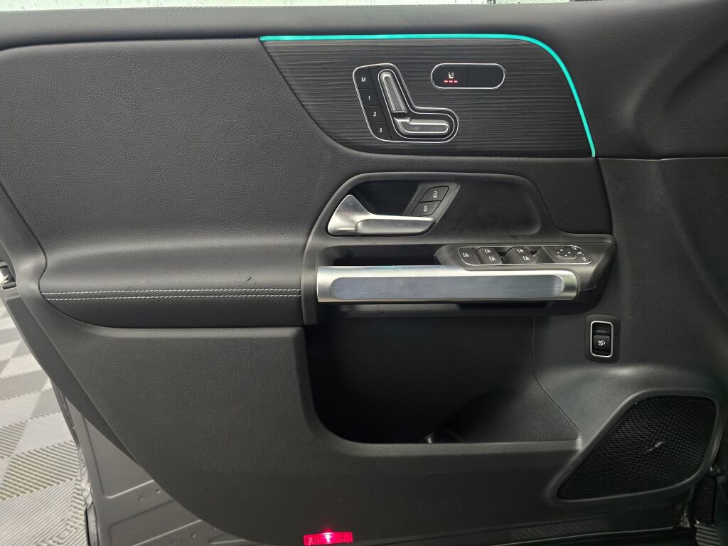 New 2026 Mercedes-Benz GLB 250 4MATIC image 23