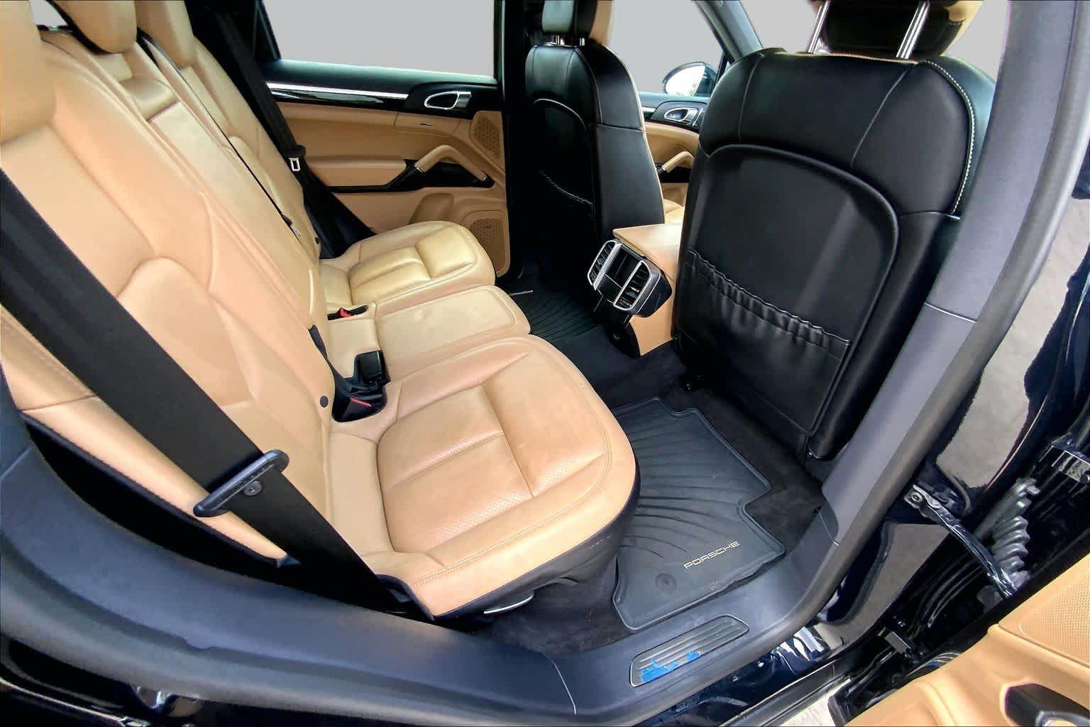 Used 2018 Porsche Cayenne S AWD/4WD image 19